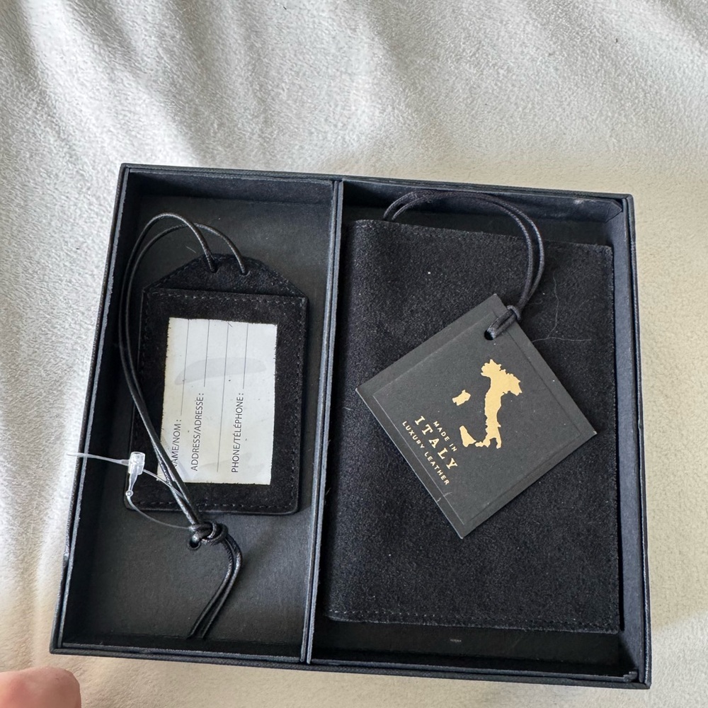 NWT D’’AUTORE Black Suede Luggage Tag and Card Holder Set with Italy Tag